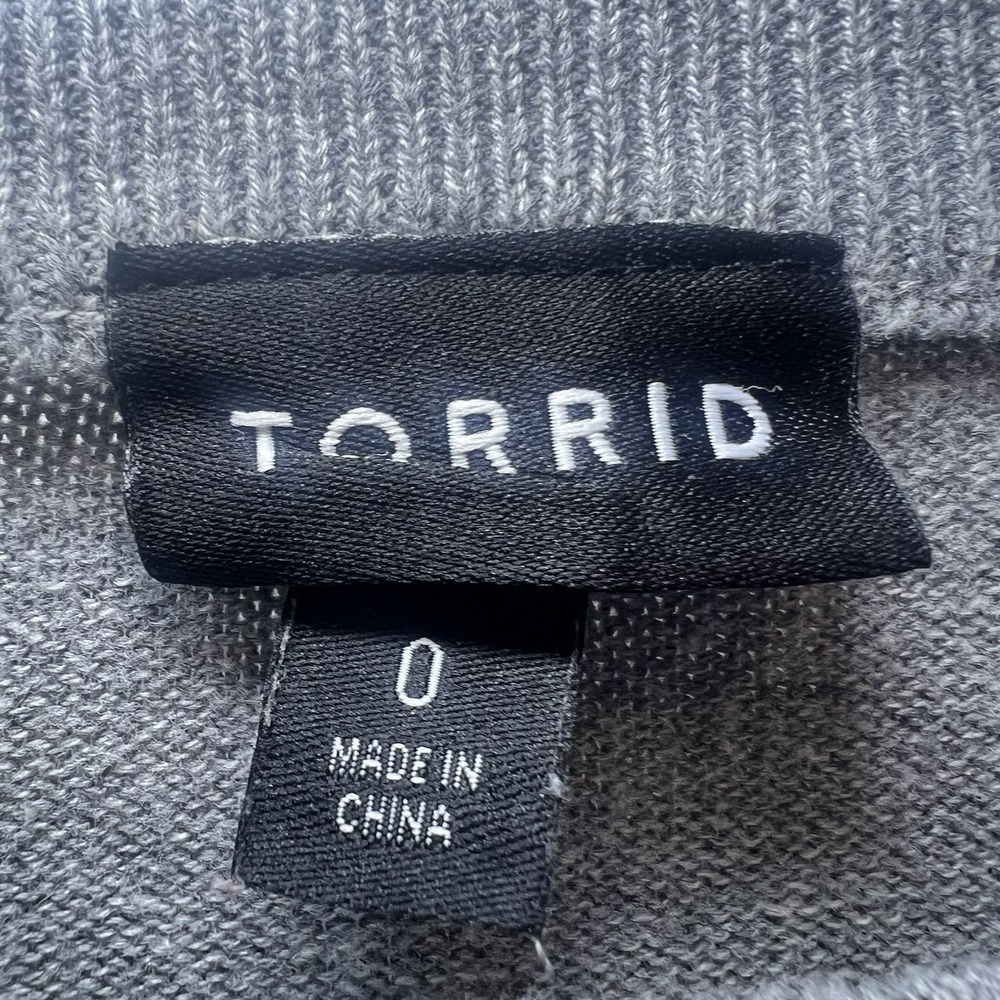 Torrid Womens Size 0 Gray Penguin Sweater Red Scarf‎ Long Sleeve Winter Penguins - Picture 4 of 5
